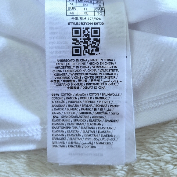 Guess❓Rhinestone💎 Logo Tee👕 - NWT - Picture 8 of 16